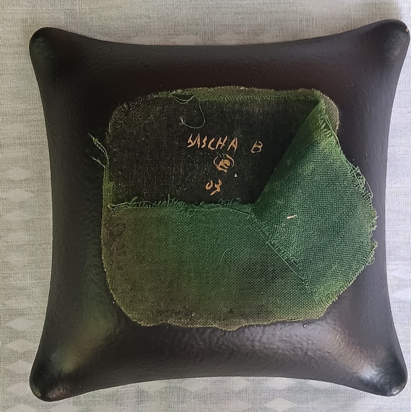 Vintage Sascha Brastoff Gold and Black Square Pottery Dish - Picture 2 of 11